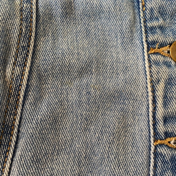 Mini button up denim skirt - Picture 3 of 3